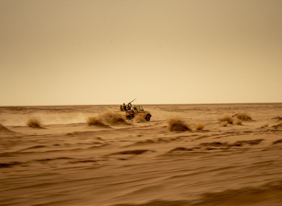 Patrouille dans le désert (Photo: UNICEF) 